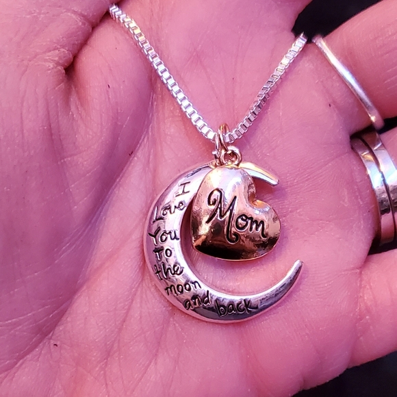 All Embracing Treasures Jewelry - NWT Mom Moon & Heart Pendant Neckkace